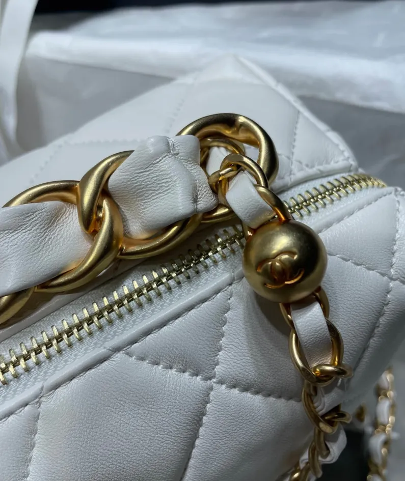 Chanel shoulder bag size: 22*10*15