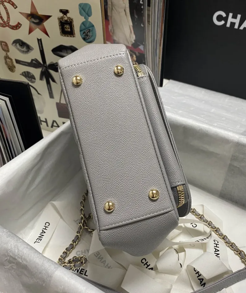 CHANEL pearl ball size: 19x7x14cm model number 93749 gray