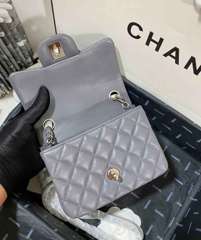 Lambskin Model: 1115 Size: 17cm
