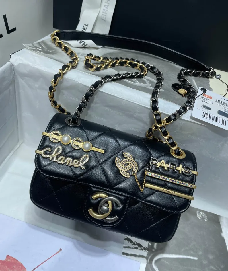Gold leather rhombus bag Size: 11x19x8cm