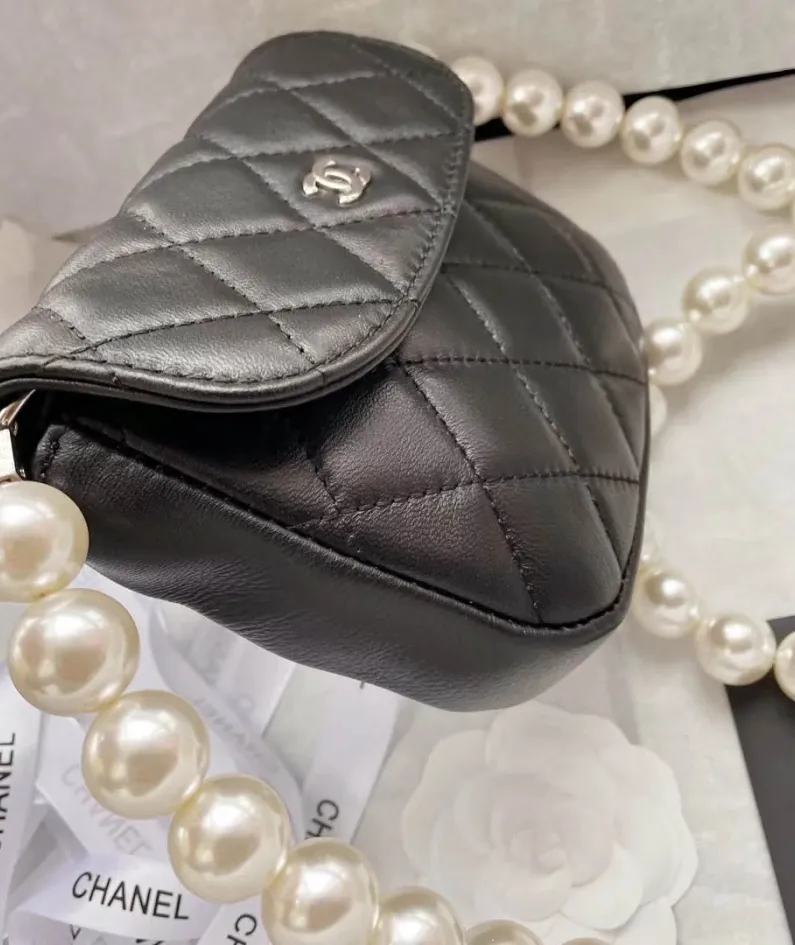 CHANEL round chain bag