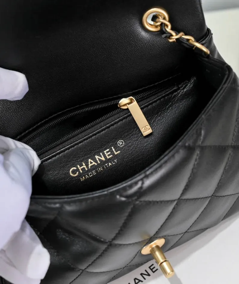 Chanel Size:14*20*8cm