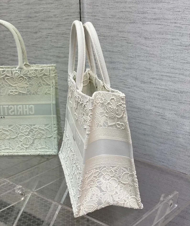 Lady Lace size:36*18*28cm