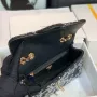 Chanel size: 20cm