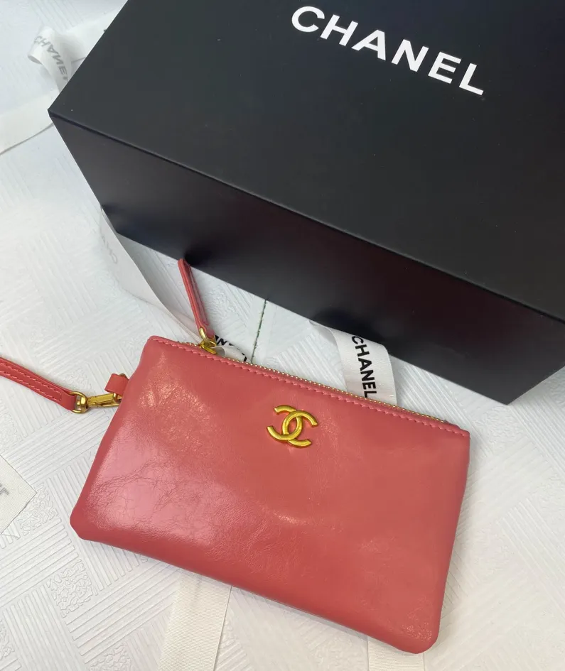 Chanel Underarm Bag Model: 8828 Size: 30*27*7 40*33*8