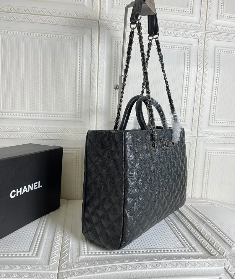 CHANEL palm pattern Size: 35*30*13 Style: 8007