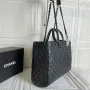 CHANEL palm pattern Size: 35*30*13 Style: 8007