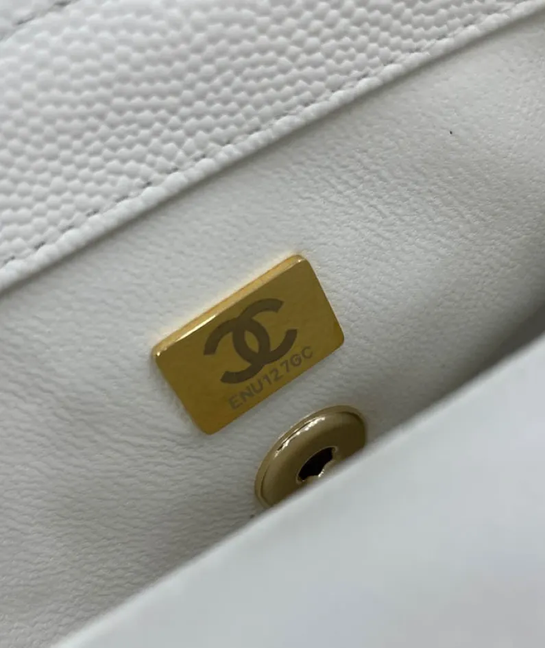 Chanel Size: 19cm/23cm/28cm Model Number: AS2215