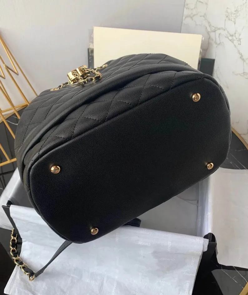 Chanel Women's Bag Size: 24cm Style: AS0769