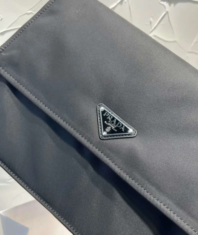 Prada Messenger Bag Size:30x21.5cm 1BD255
