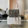 Light Silver Metal Bag Size: 17cm Ident No.: 01115
