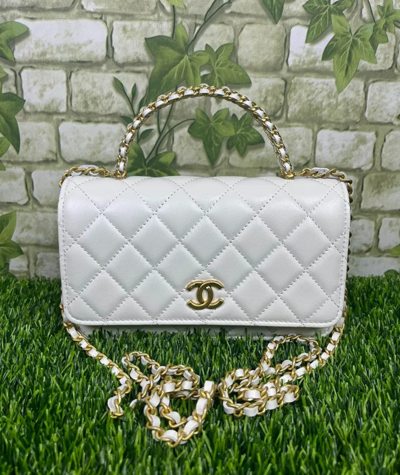 Chanel Stewardess Bag Size: 19cm Style: AP3009