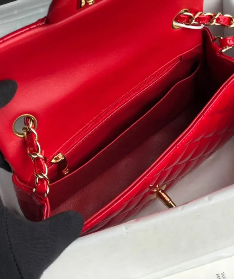Chanel Patent Leather Pouch Model: 1116 size: 20cm