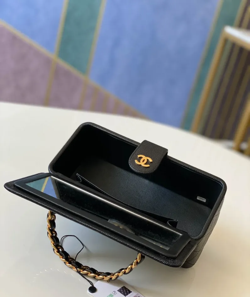 Cosmetic Bag Size: 22 10 8.5cm No.: 01919
