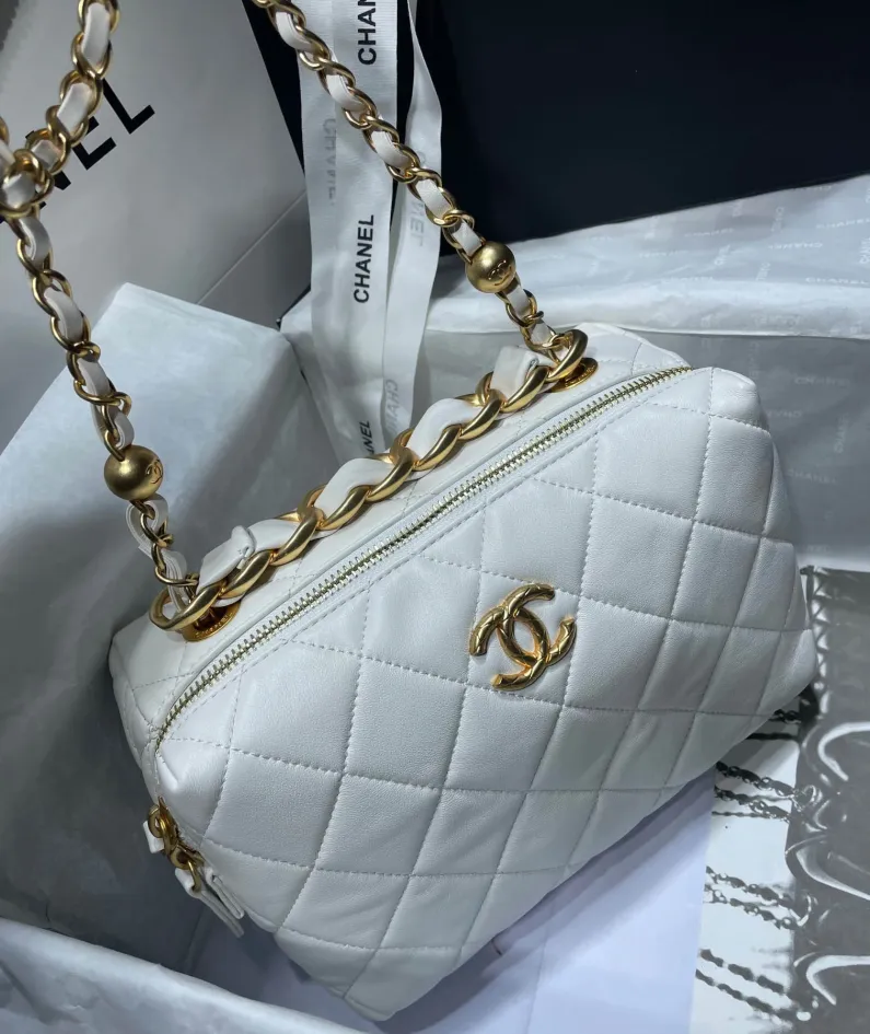 Chanel shoulder bag size: 22*10*15