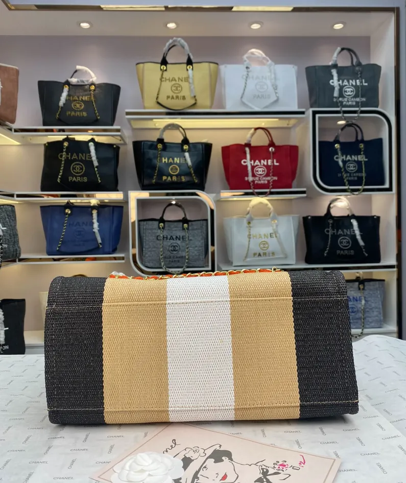 Chanel Shoulder Bag Size: 38*20*30cm Style: 8822