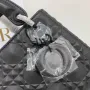 Size: 17 x 7.5x 14cm