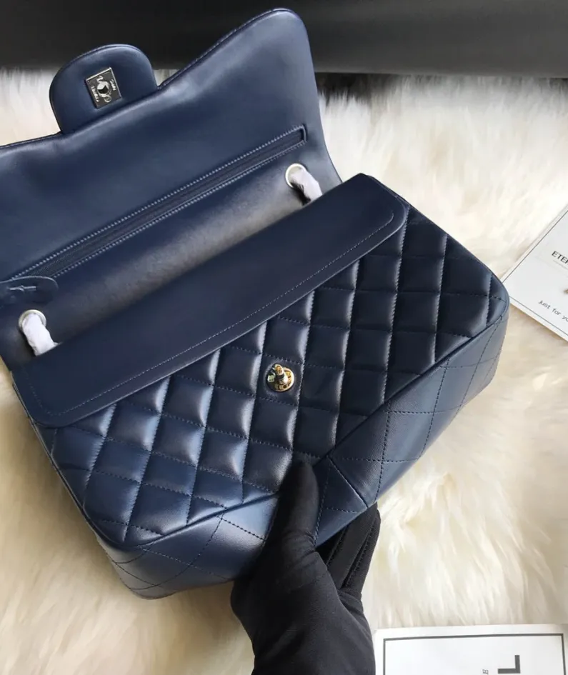 Lambskin Model: 1113 Size: 30cm