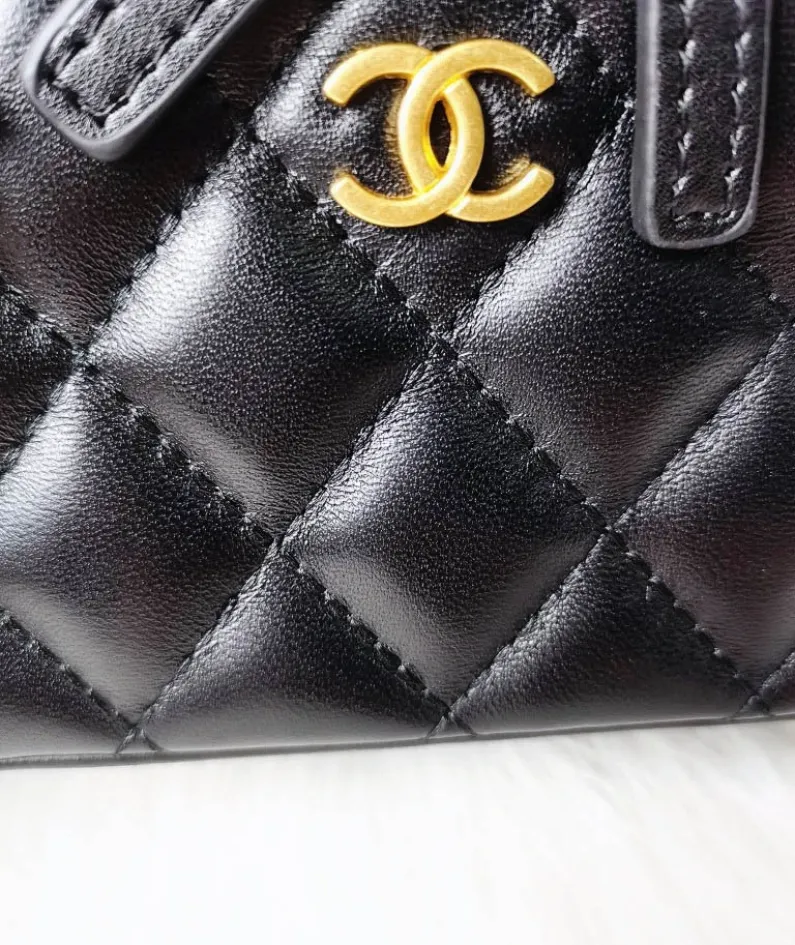 Chanel Portable Makeup Size: 17*9.5*7cm Style: 5864