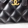 Chanel Portable Makeup Size: 17*9.5*7cm Style: 5864