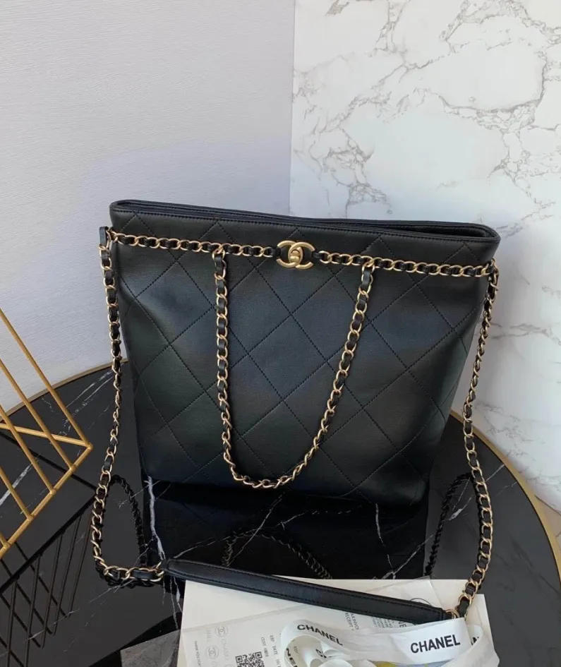 CHANEL Size: 28*26*14CM