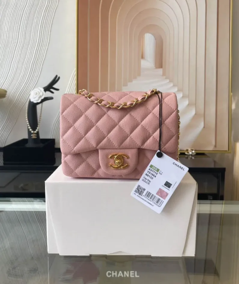 Light Silver Metal Bag Size: 17cm Ident No.: 01115
