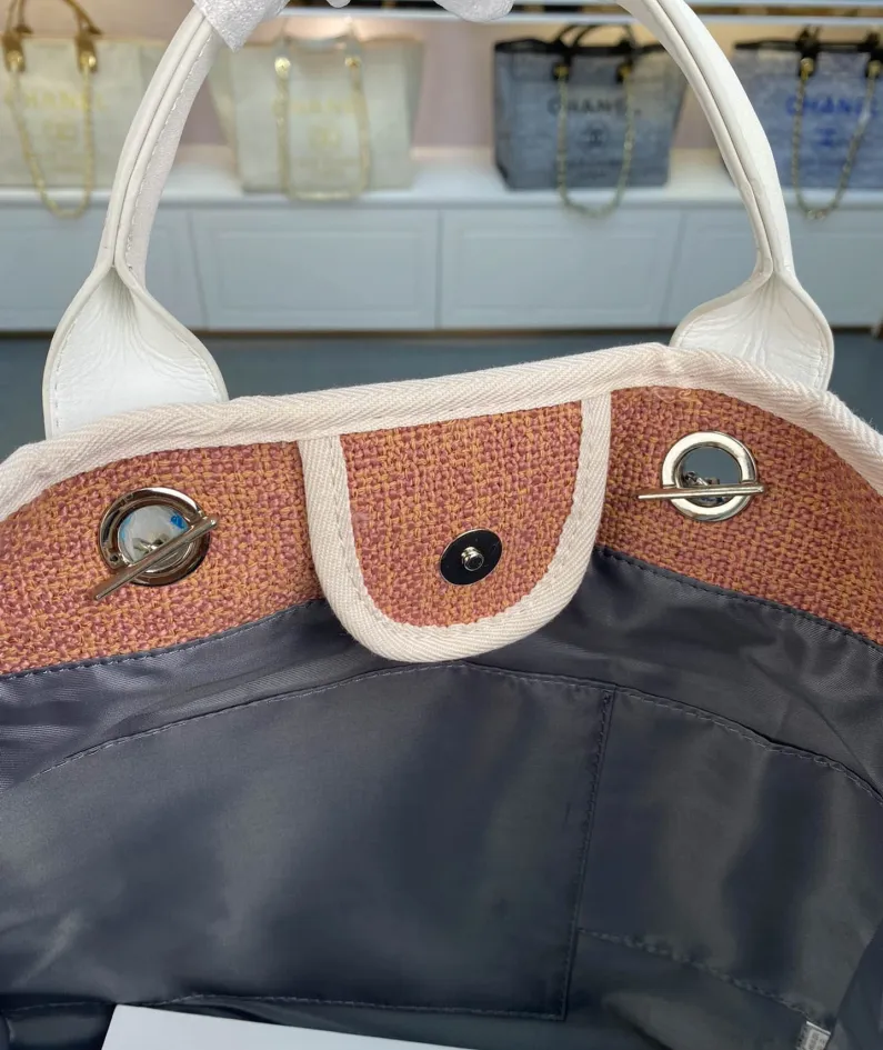Chanel Shoulder Bag Size: 38*20*30cm Model Number: 8818 Light Plum Red