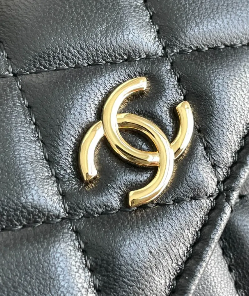 Lambskin Size: 9cmx11cmx3.8cm