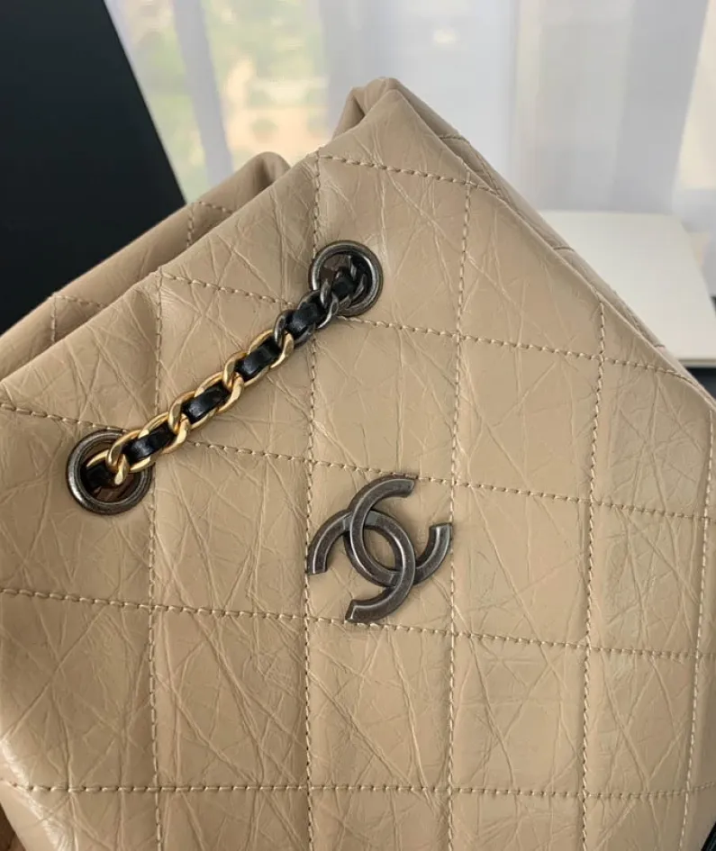 CHANEL Wandering Backpack Model: 94485#: Size 20X7X23CM