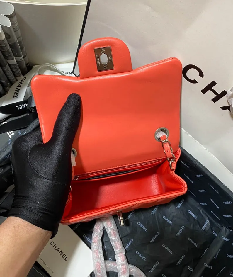 Lambskin Model: 1115 Size: 17cm