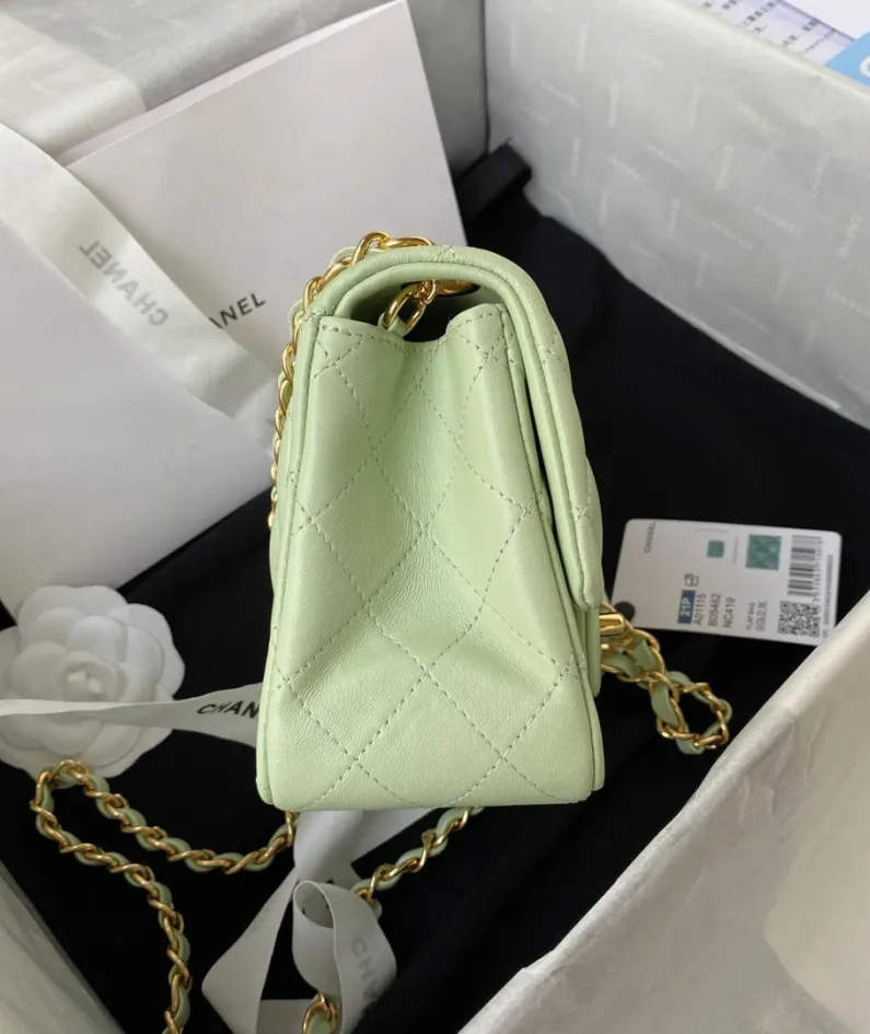 Diamond satin Size: 17cm