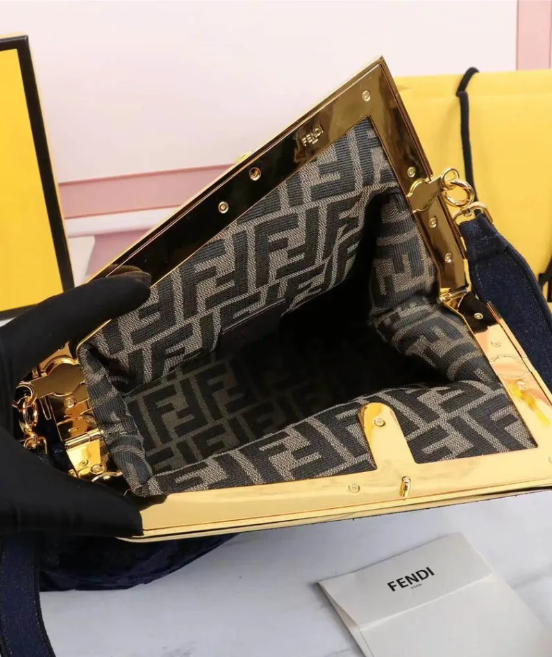 first Series Size: 32.5x15x23.5cm Item 3002