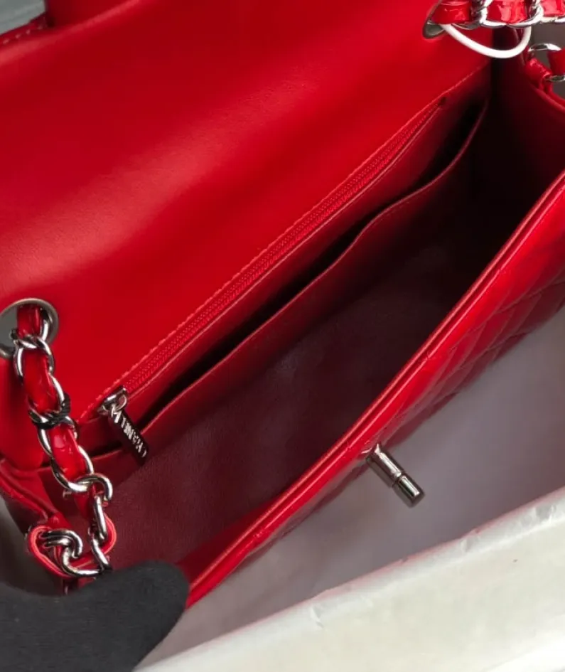 Chanel Patent Leather Pouch Model: 1116 size: 20cm