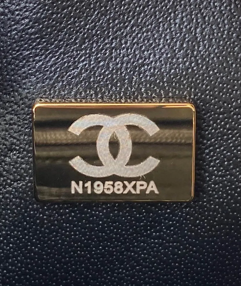 Chanel square bag size: 15.5-20-6cm