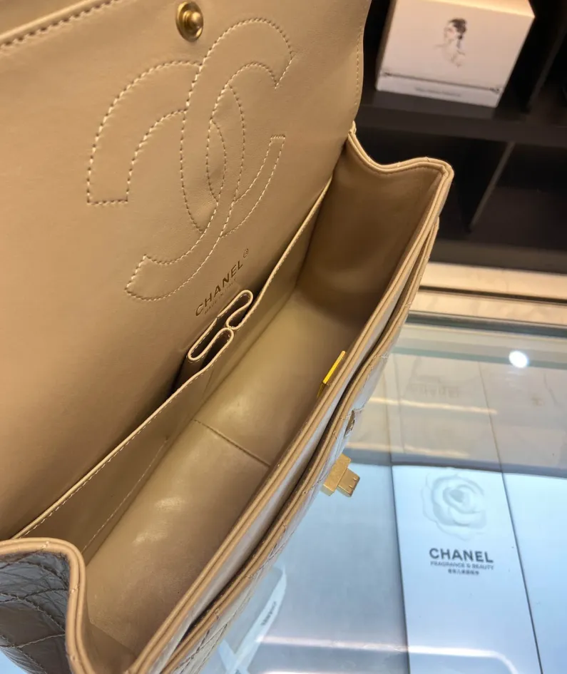 CHANEL Size: 24cm Ident No.: 037586