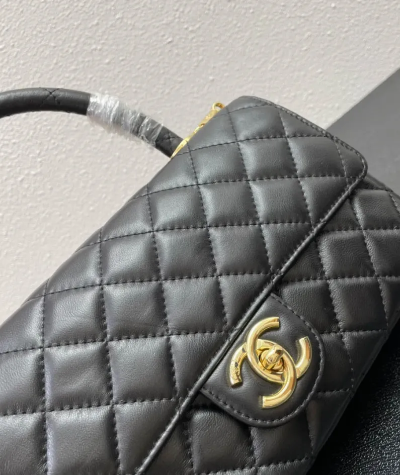 Chanel size: 27*25*6, style 677