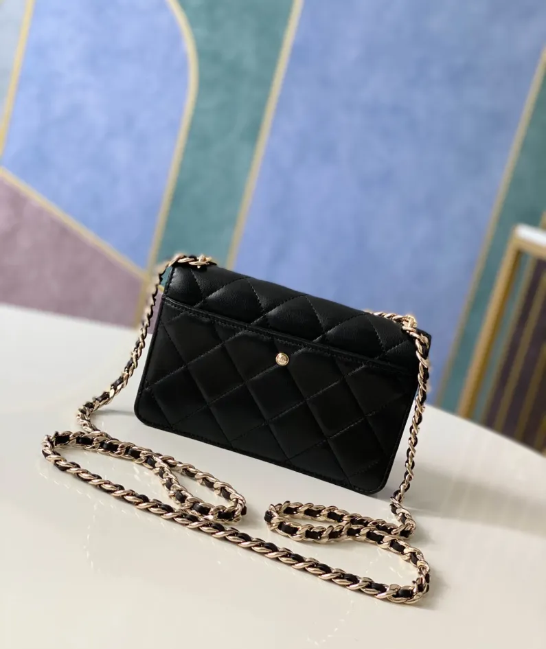 Lambskin Size: 19cm Style: 81171