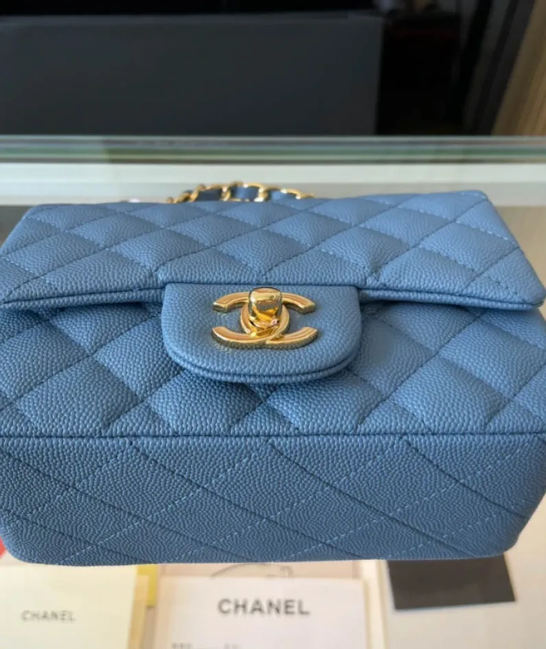 Light Silver Metal Bag Size: 17cm Ident No.: 01115