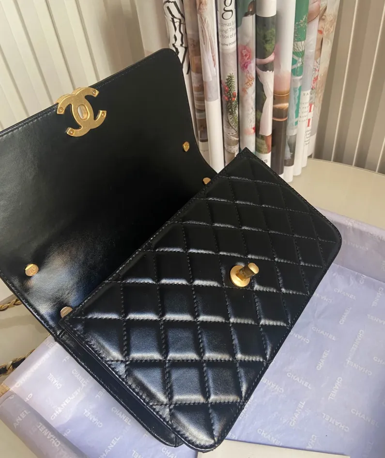 Chanel size: 23cm