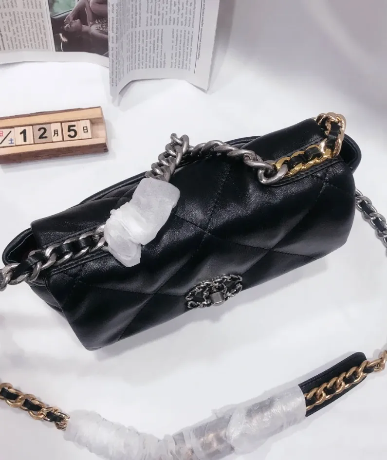 chanel shoulder messenger bag Size: 30*19*9 25*17*8: 22*14*7