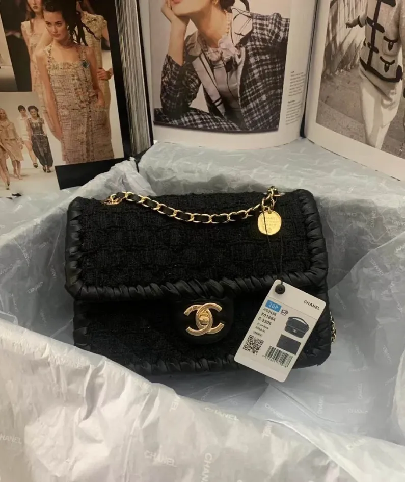 Chanel Size: 22cm Style: AS2496