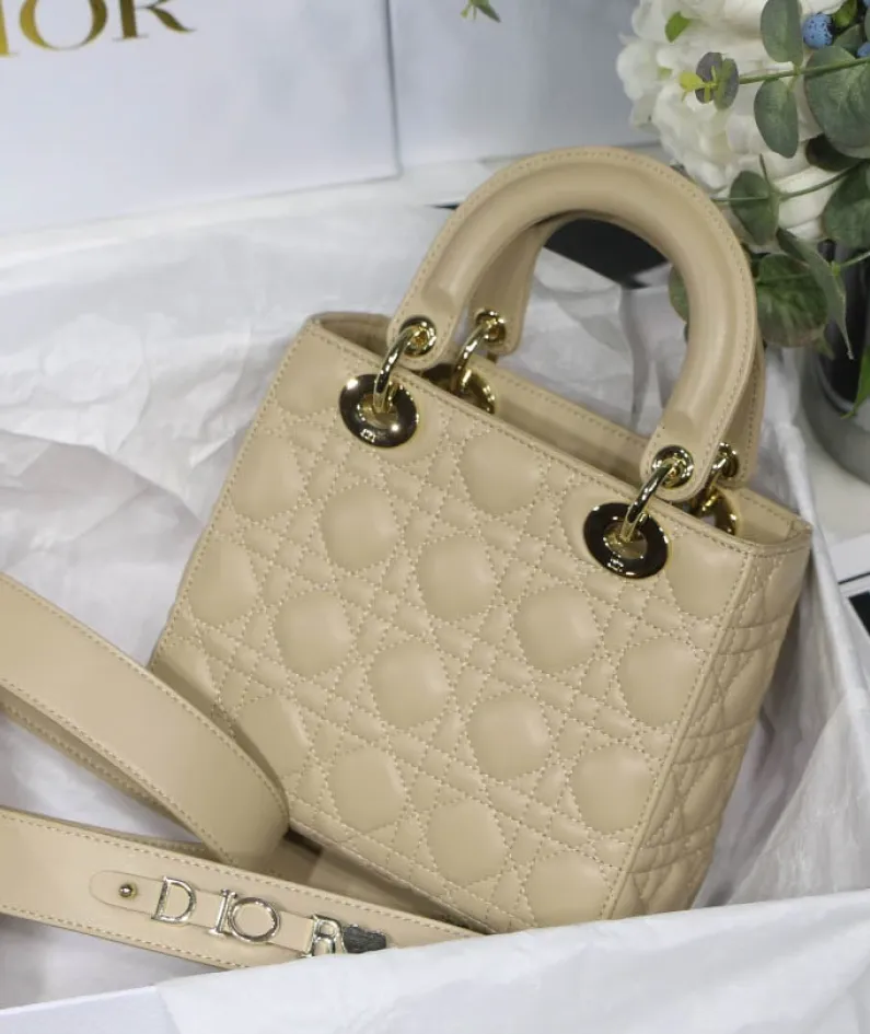 Size: 20x16.5x 8cm
