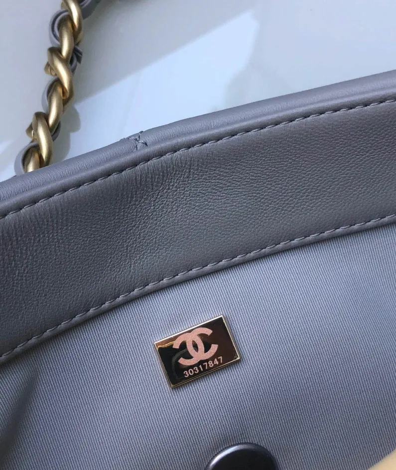 Chanel Model: S1161 Size: 30cm