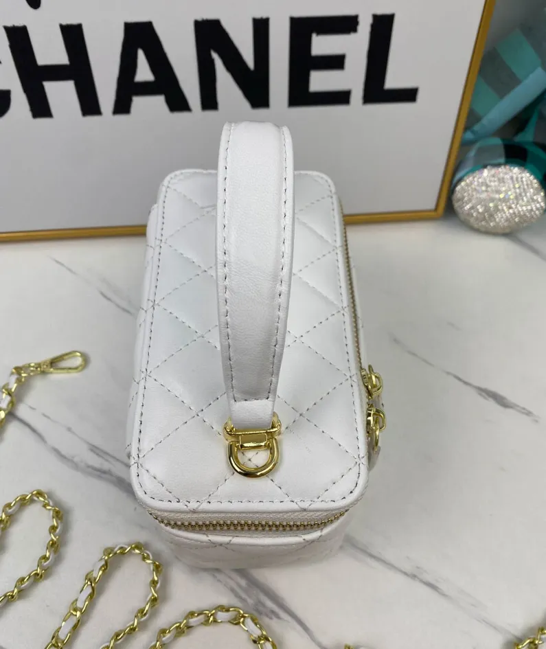 Chanel Small Square Bag Model: 8828 Size: 18/10/9