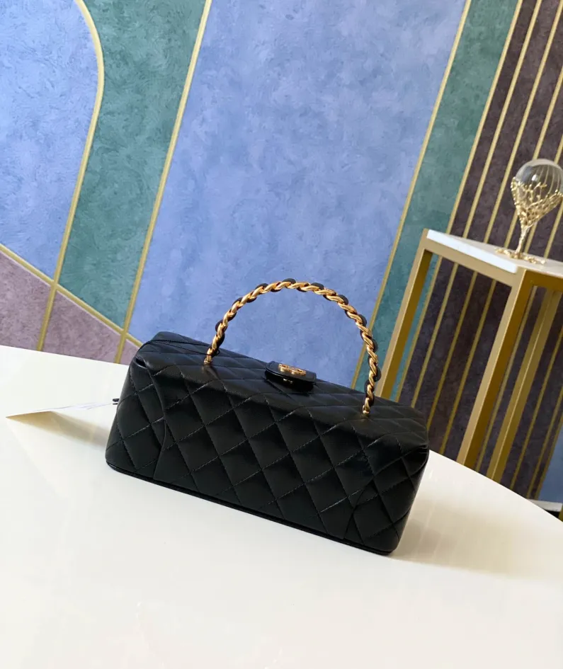 Cosmetic bag Size: 22 10 8.5cm Code: 01919 Sheep grams