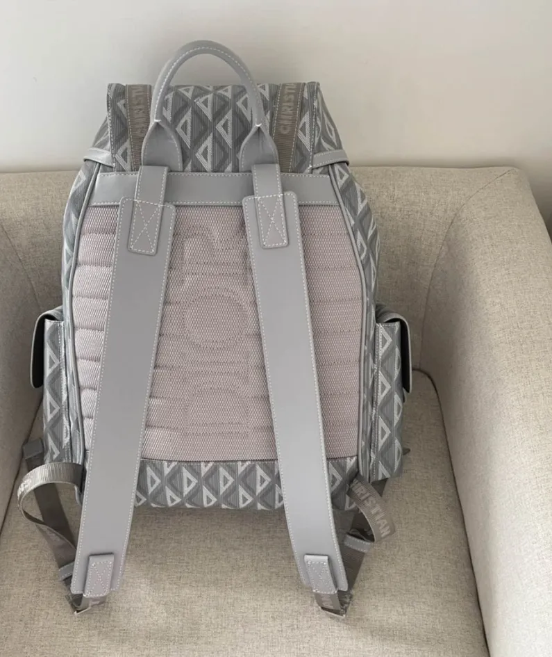 Hit the Road Shoulder Bag Size: 43*51*20