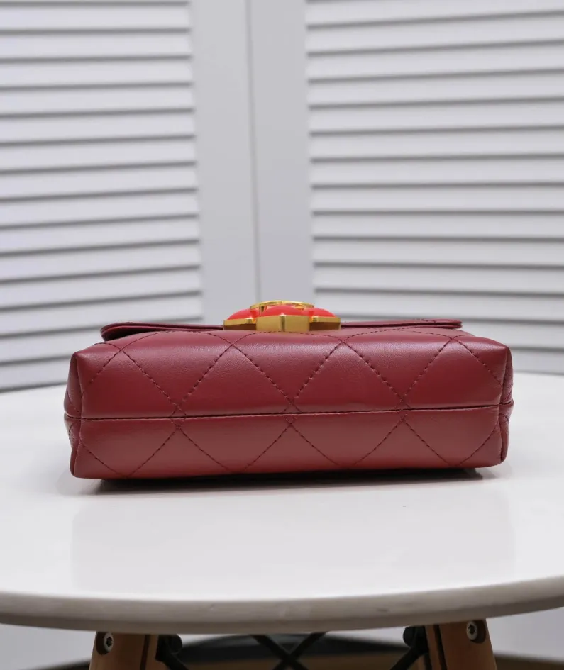 CHANEL retro bag size: 22*7.5*14cm