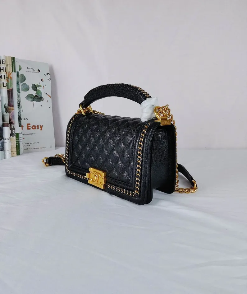 Lambskin Size: 25*16*9cm Style: 67086-1