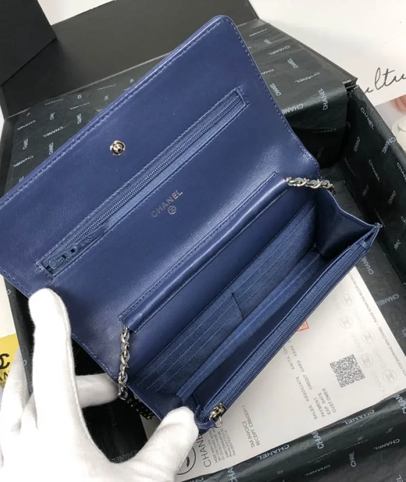Lambskin Shoulder Chain Bag Style Number: 33814