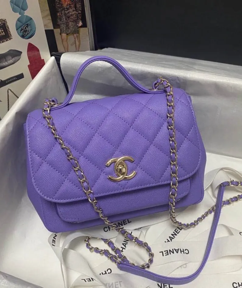 CHANEL Pearl Ball Size: 19x7x14cm Style Number: 93749